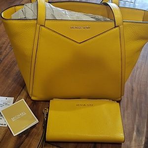 Micheal kors yellow hansbag and wallet combo